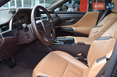 Седан Lexus ES 2019 в 