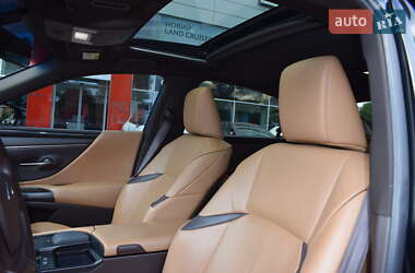 Седан Lexus ES 2019 в 