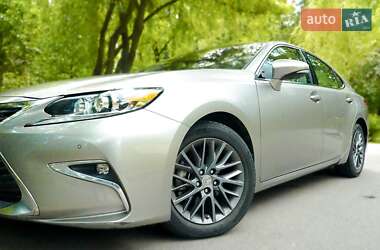 Седан Lexus ES 2018 в Киеве