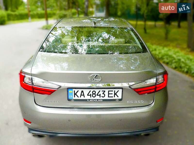 Седан Lexus ES 2018 в Киеве