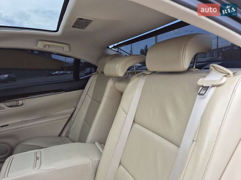 Седан Lexus ES 2014 в Киеве
