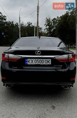 Седан Lexus ES 2016 в  фото 3 Седан Lexus ES 2016 в