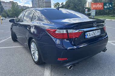 Седан Lexus ES 2015 в 