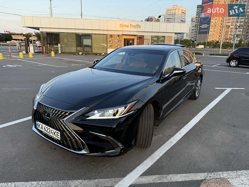 Lexus ES 2022