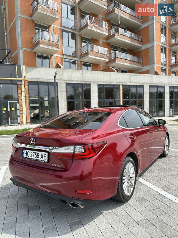 Седан Lexus ES 2017 в Львові