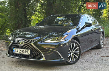 Седан Lexus ES 2019 в Киеве