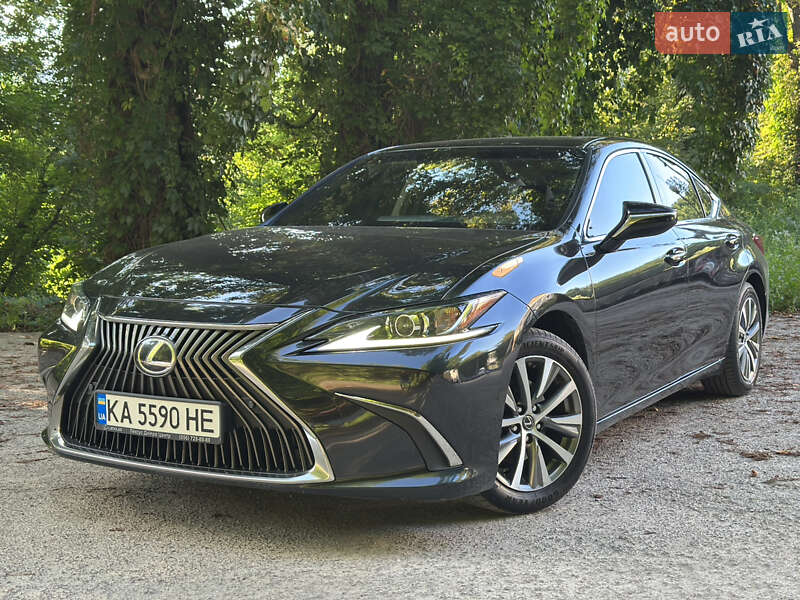 Lexus ES 2019