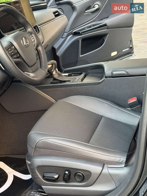 Седан Lexus ES 2023 в Одесі