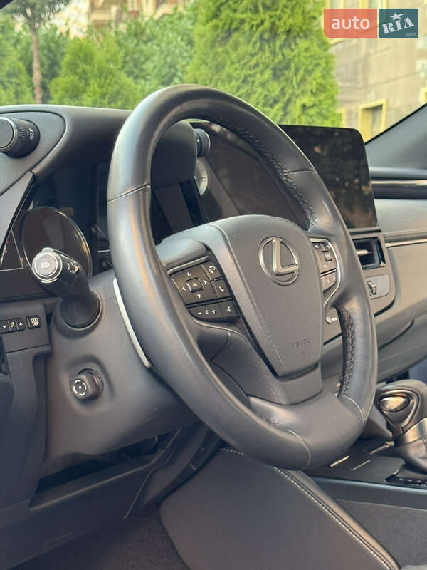 Седан Lexus ES 2023 в Одесі