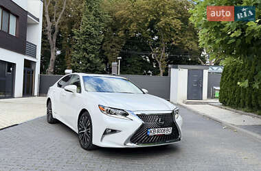Седан Lexus ES 2015 в Виннице