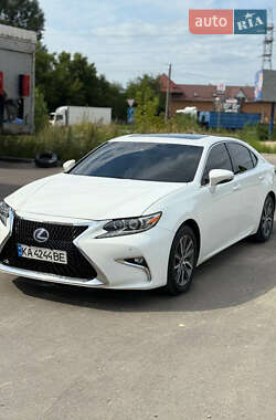 Седан Lexus ES 2017 в Киеве