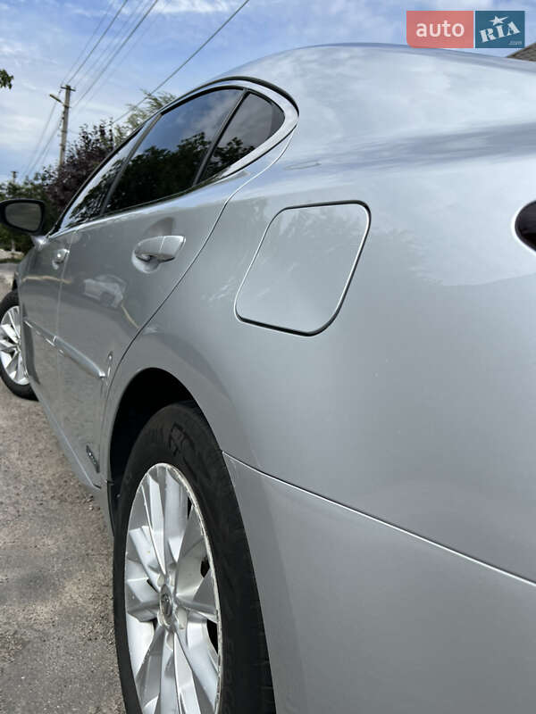 Седан Lexus ES 2013 в Кам'янському
