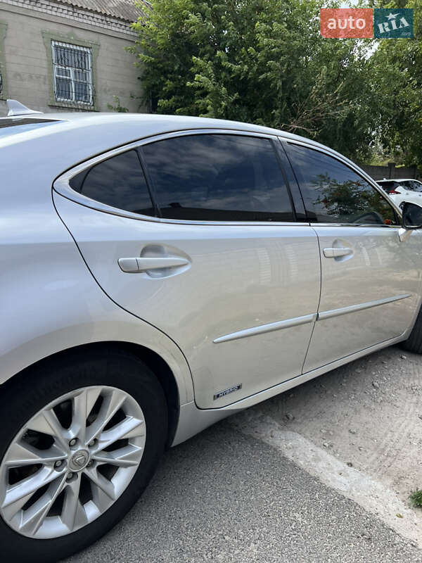 Седан Lexus ES 2013 в Кам'янському