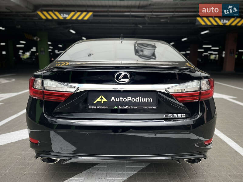 Седан Lexus ES 2016 в Киеве