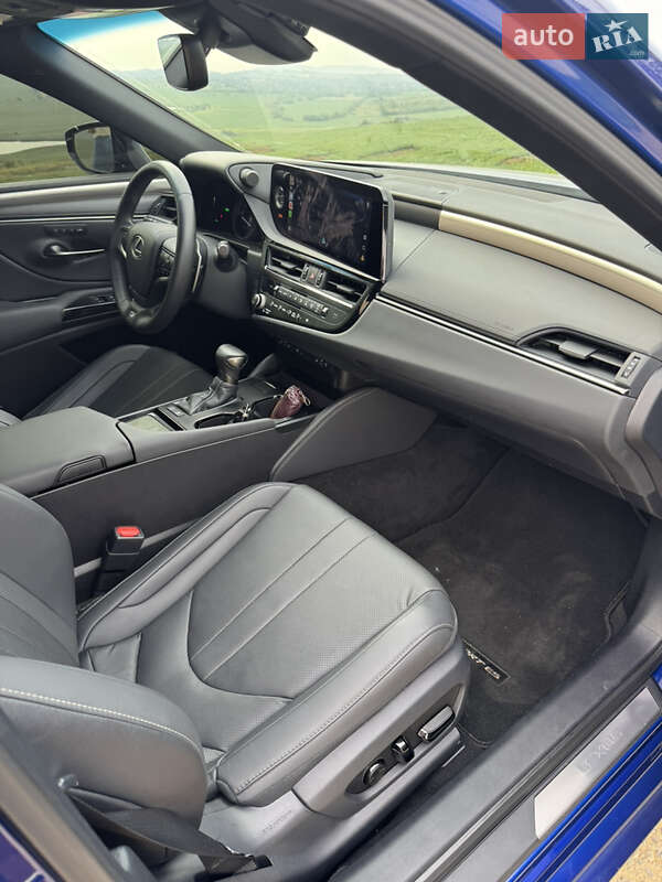 Седан Lexus ES 2022 в Одессе