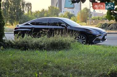 Седан Lexus ES 2019 в Киеве