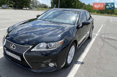 Седан Lexus ES 2014 в Кропивницком