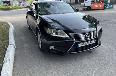 Седан Lexus ES 2014 в Кропивницком