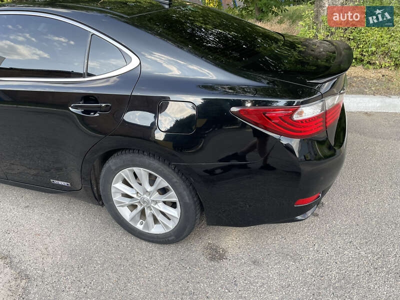 Седан Lexus ES 2014 в Кропивницькому