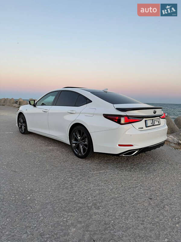 Седан Lexus ES 2020 в Миколаєві