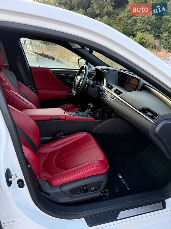 Седан Lexus ES 2020 в Миколаєві