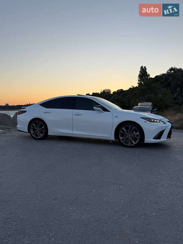 Седан Lexus ES 2020 в Миколаєві