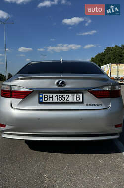 Седан Lexus ES 2014 в 