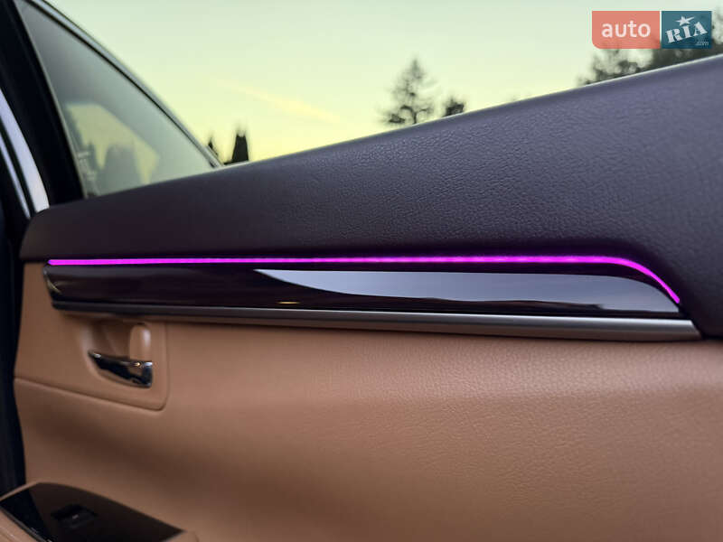 Седан Lexus ES 2016 в Львове