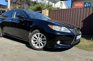 Седан Lexus ES 2014 в Києві