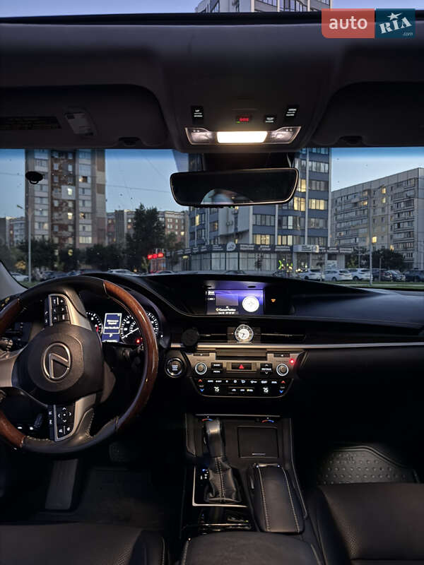 Седан Lexus ES 2018 в Черкассах