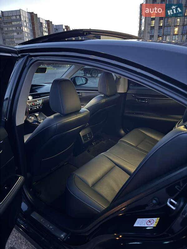 Седан Lexus ES 2018 в Черкассах