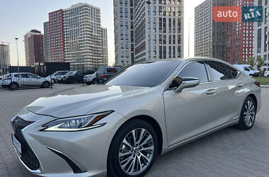 Седан Lexus ES 2020 в 