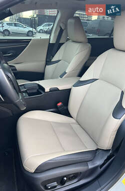 Седан Lexus ES 2020 в 