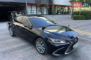 Седан Lexus ES 2018 в Києві