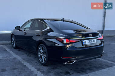 Седан Lexus ES 2019 в 