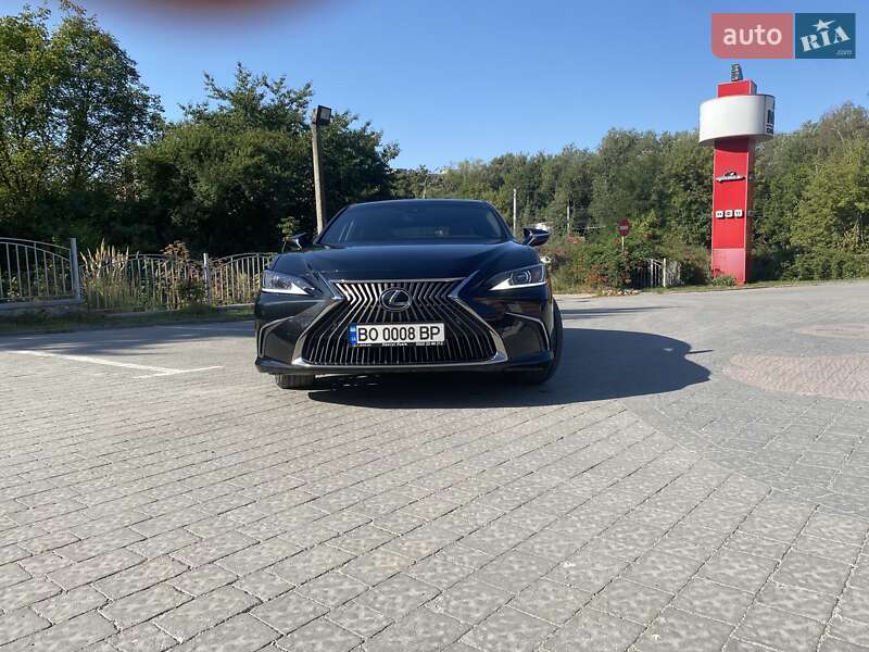 Седан Lexus ES 2020 в Тернополе