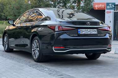 Седан Lexus ES 2022 в 