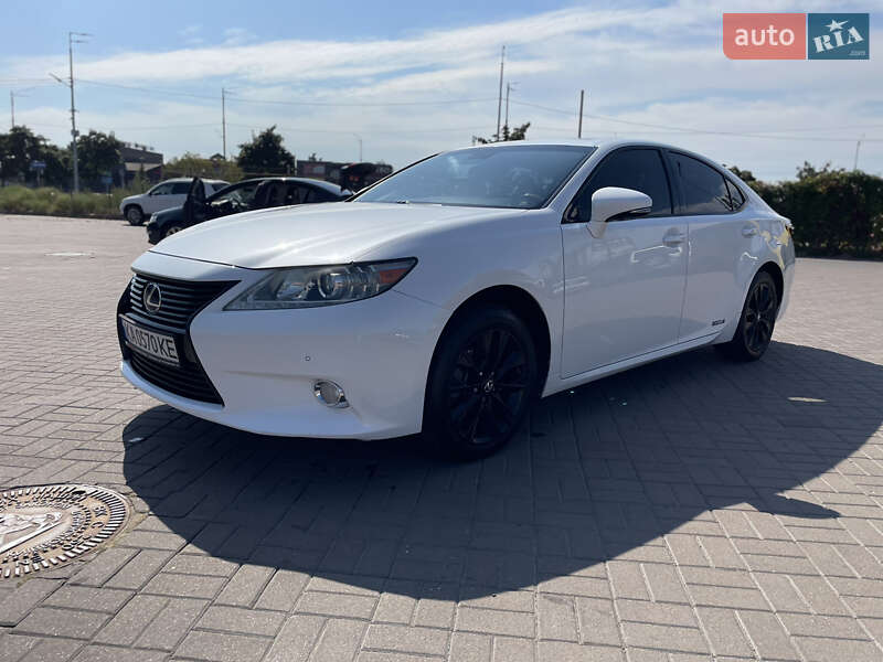 Седан Lexus ES 2013 в Тетиеве