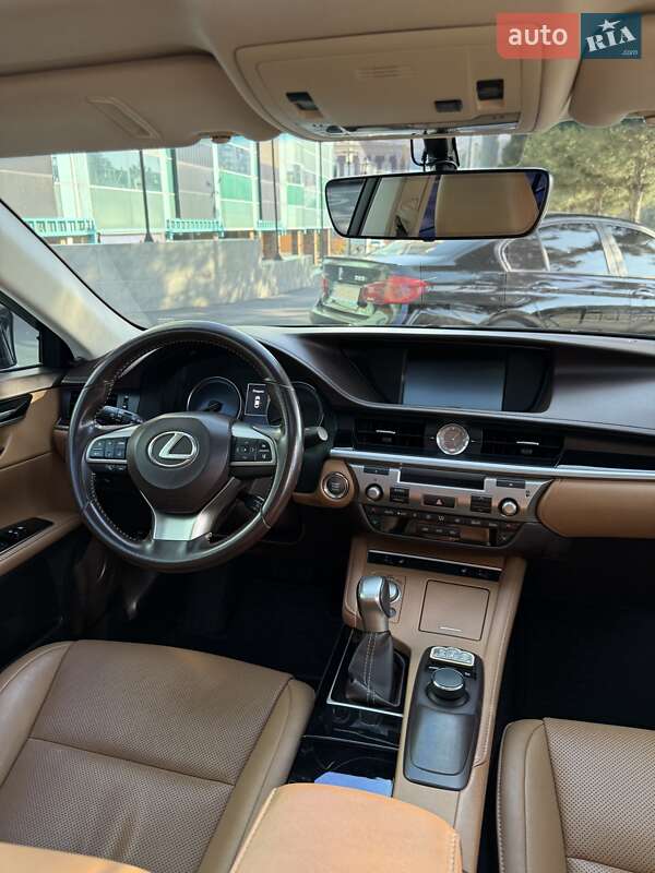 Седан Lexus ES 2016 в Одесі