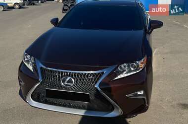 Седан Lexus ES 2016 в Киеве