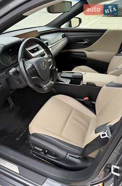 Седан Lexus ES 2019 в 
