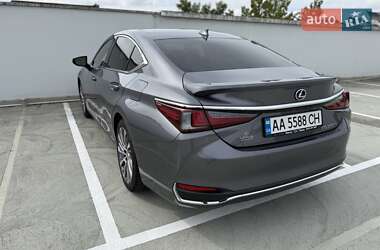Седан Lexus ES 2019 в 