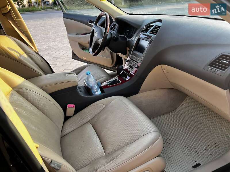 Седан Lexus ES 2008 в Новодністровську