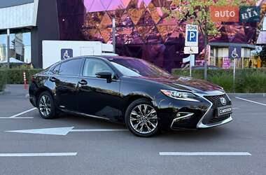 Седан Lexus ES 2013 в Киеве