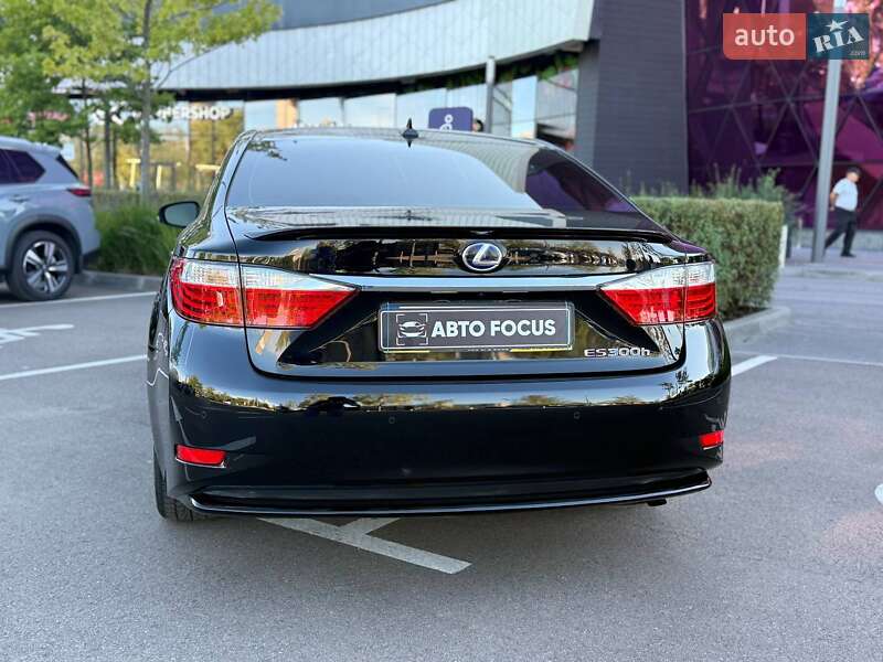 Седан Lexus ES 2013 в Киеве