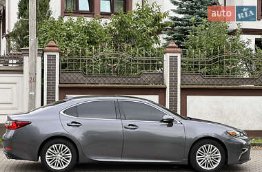 Седан Lexus ES 2016 в 