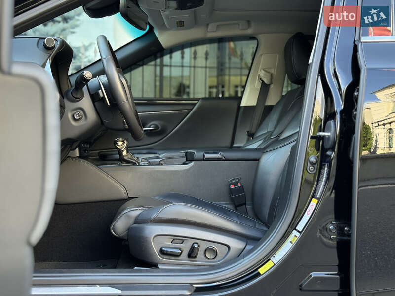 Седан Lexus ES 2018 в Києві