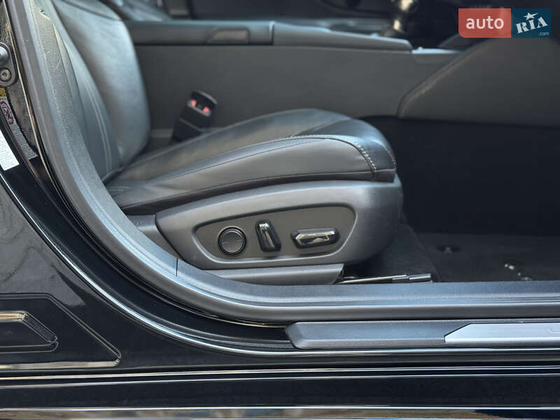 Седан Lexus ES 2018 в Києві