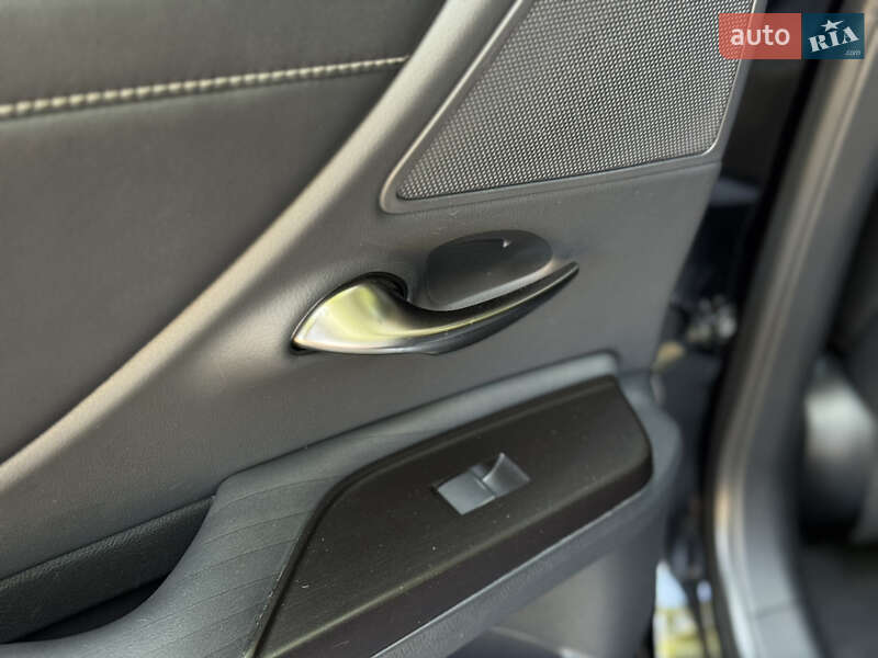 Седан Lexus ES 2018 в Києві