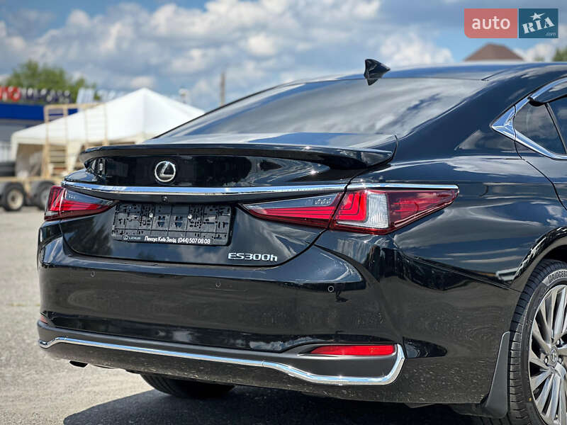 Седан Lexus ES 2024 в Киеве